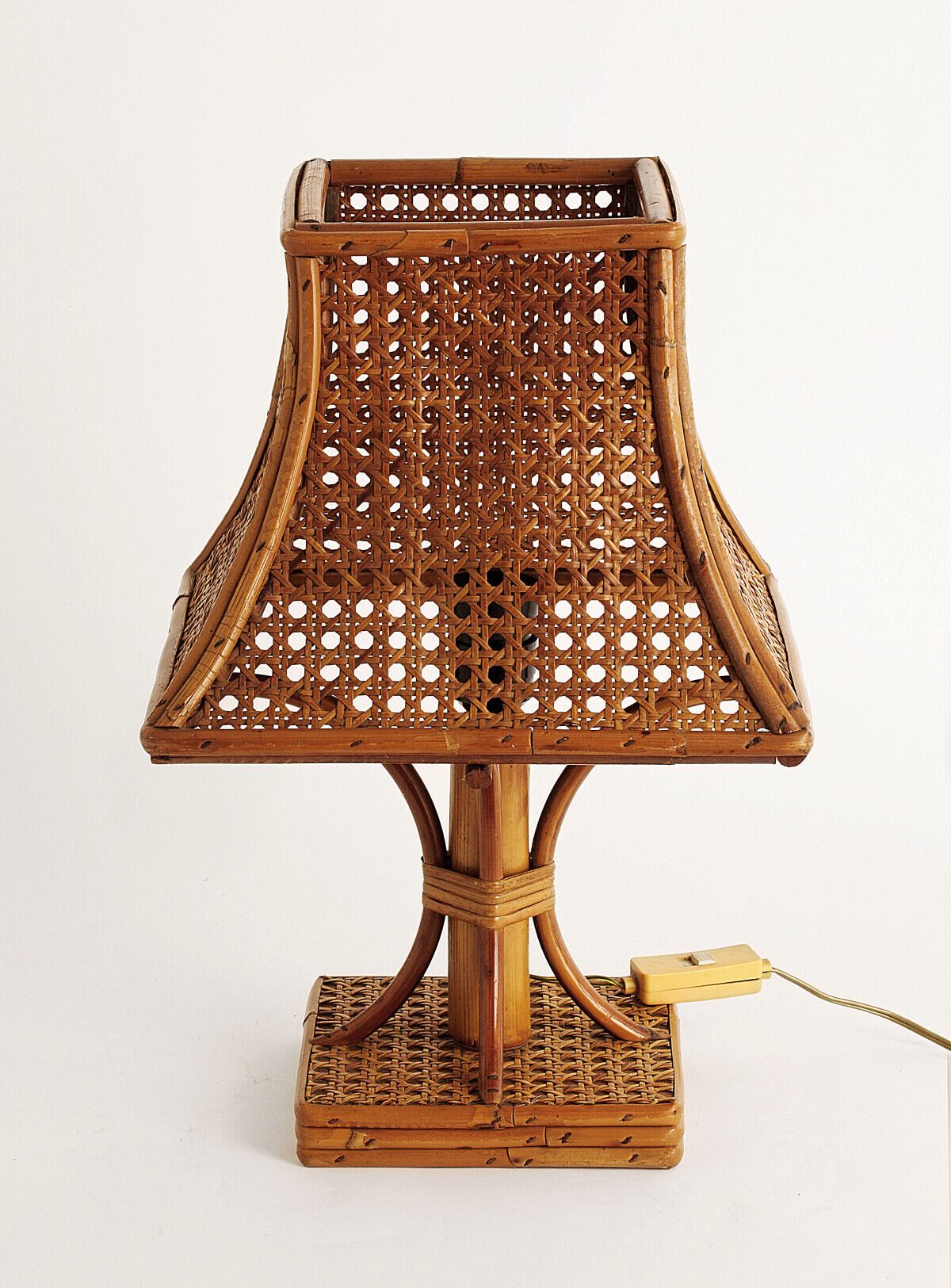 Pagoda lamp