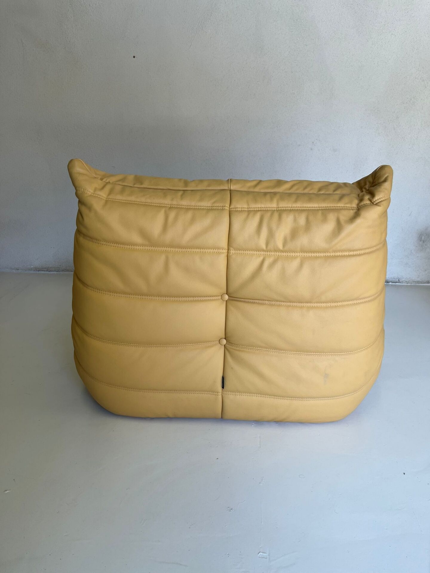 Ligne Roset Togo vintage honey yellow leather – 3-seater + 2 armchairs