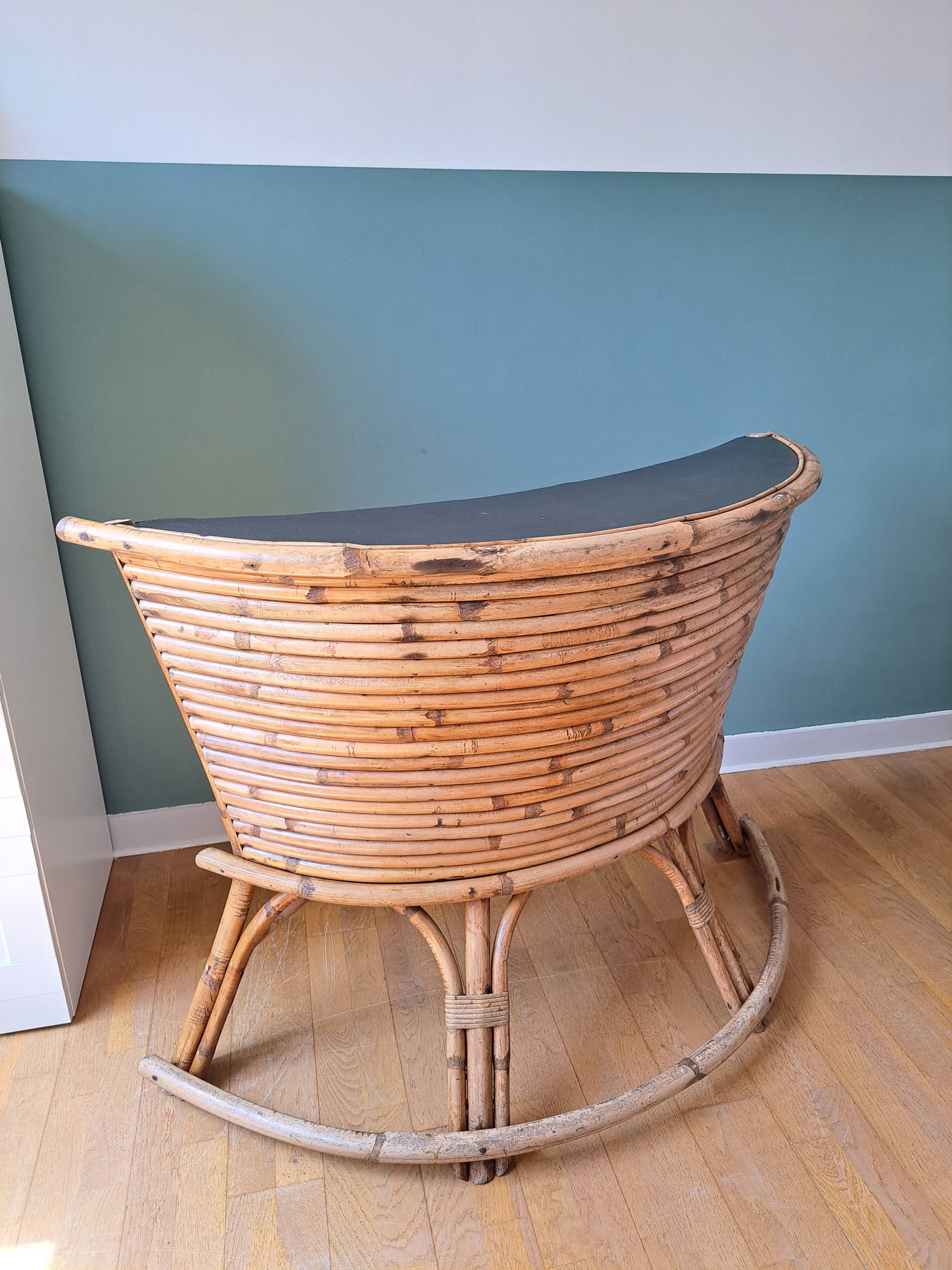 Rattan bar