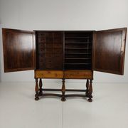 Cabinet de poste en chêne d'un presbytère belge, vers 1900-1920