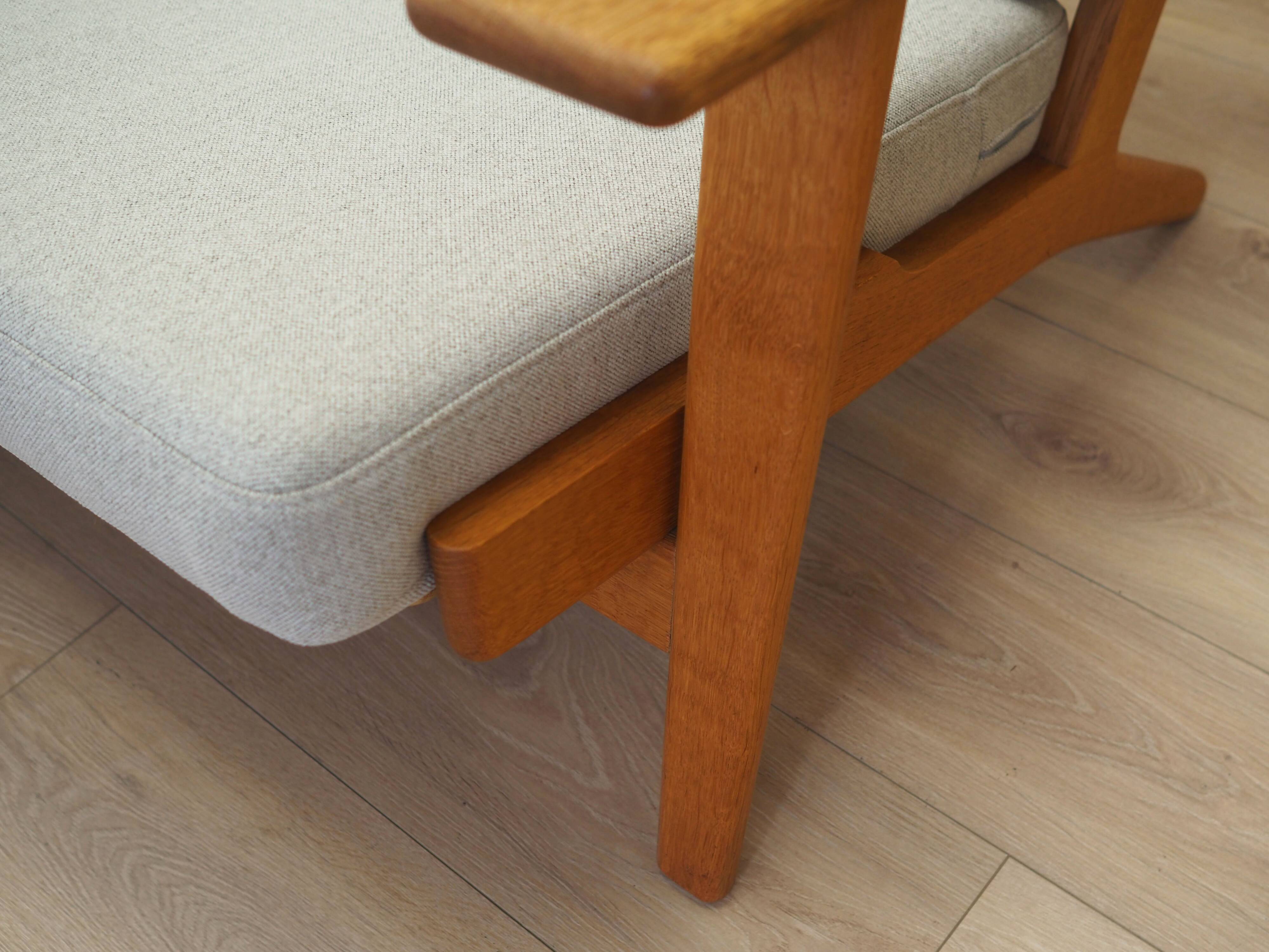 Canapé en chêne, design danois, années 1960, designer : Hans J. Wegner, fabricant : Getama