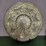 Indian tray in repelled brass and engraved ancient