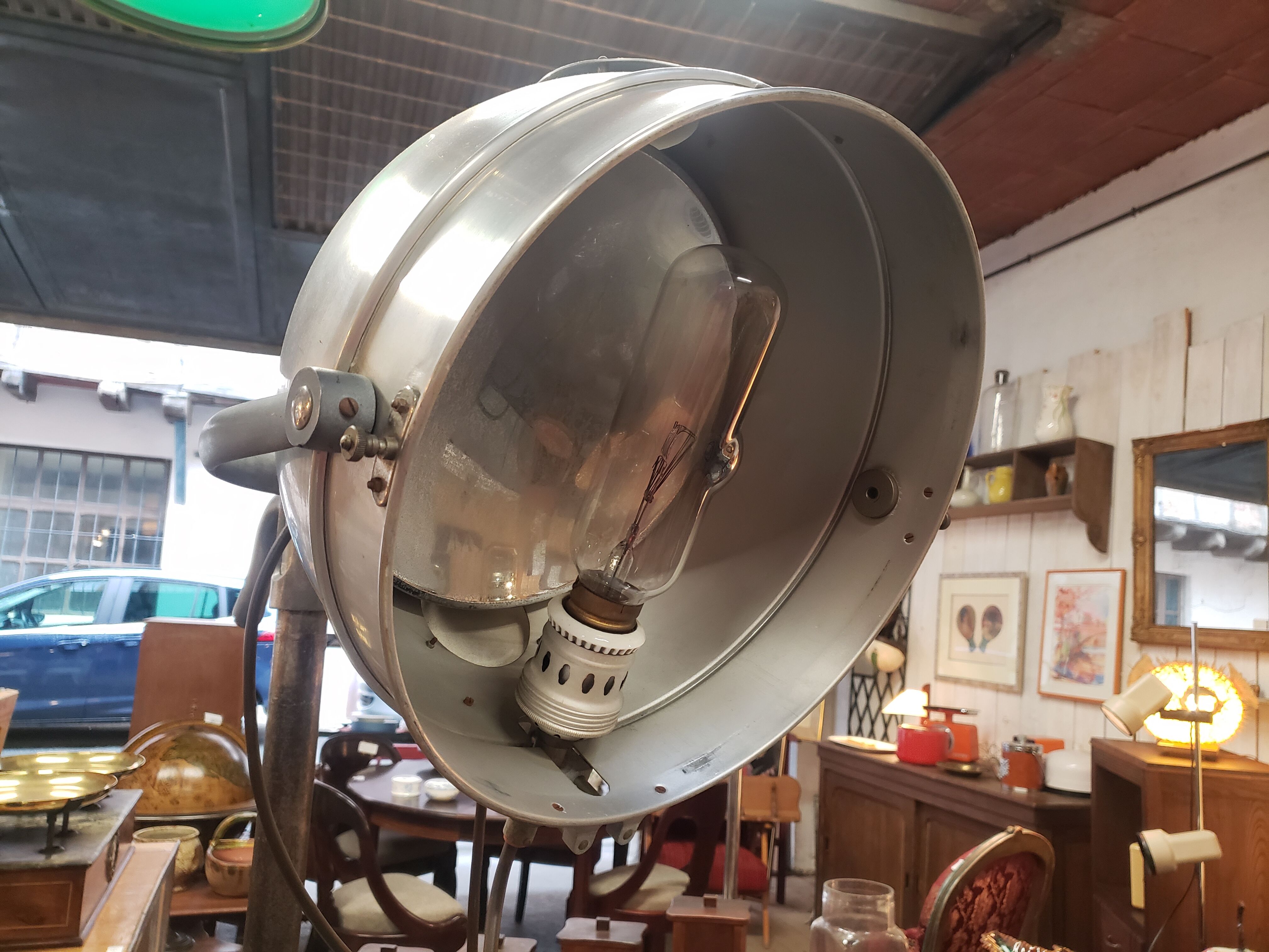 Scialytic lamp of operating room 1950 welsh & co.