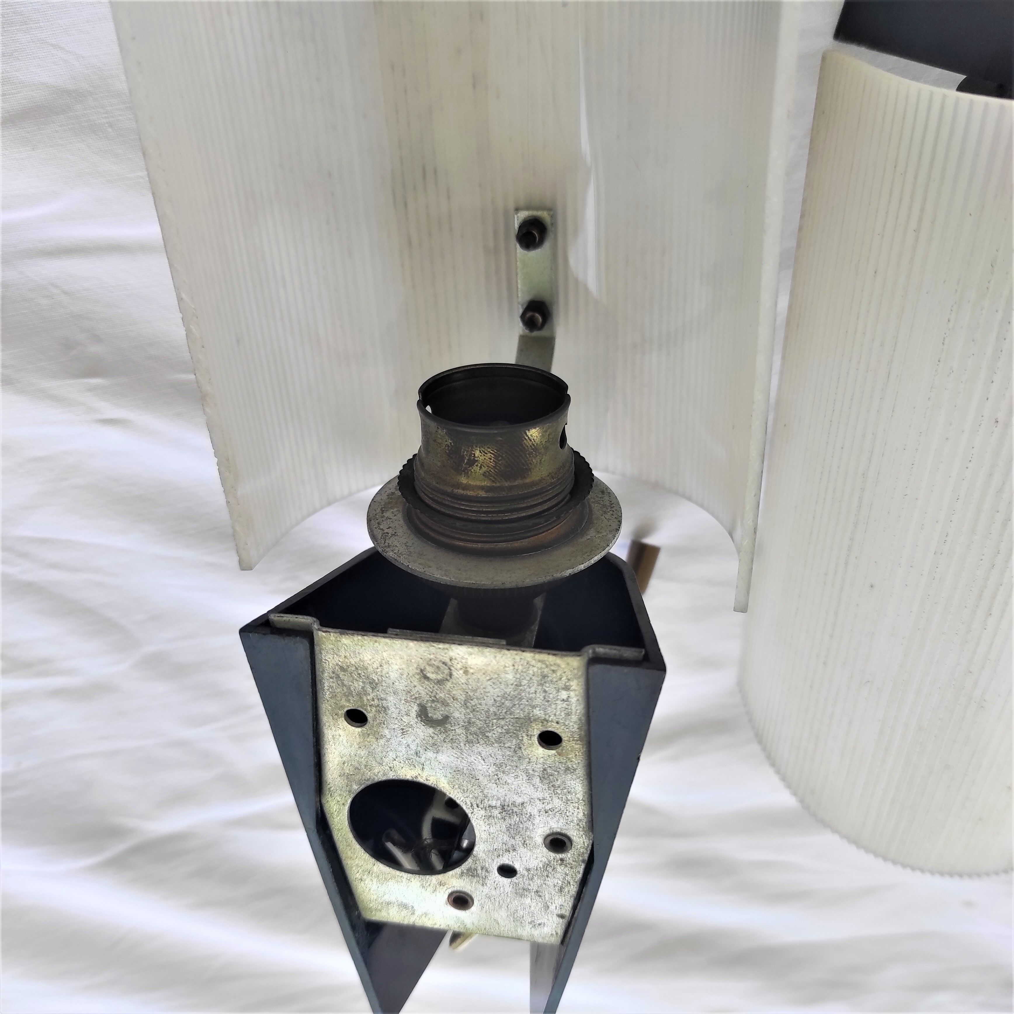 Pull wall lamps