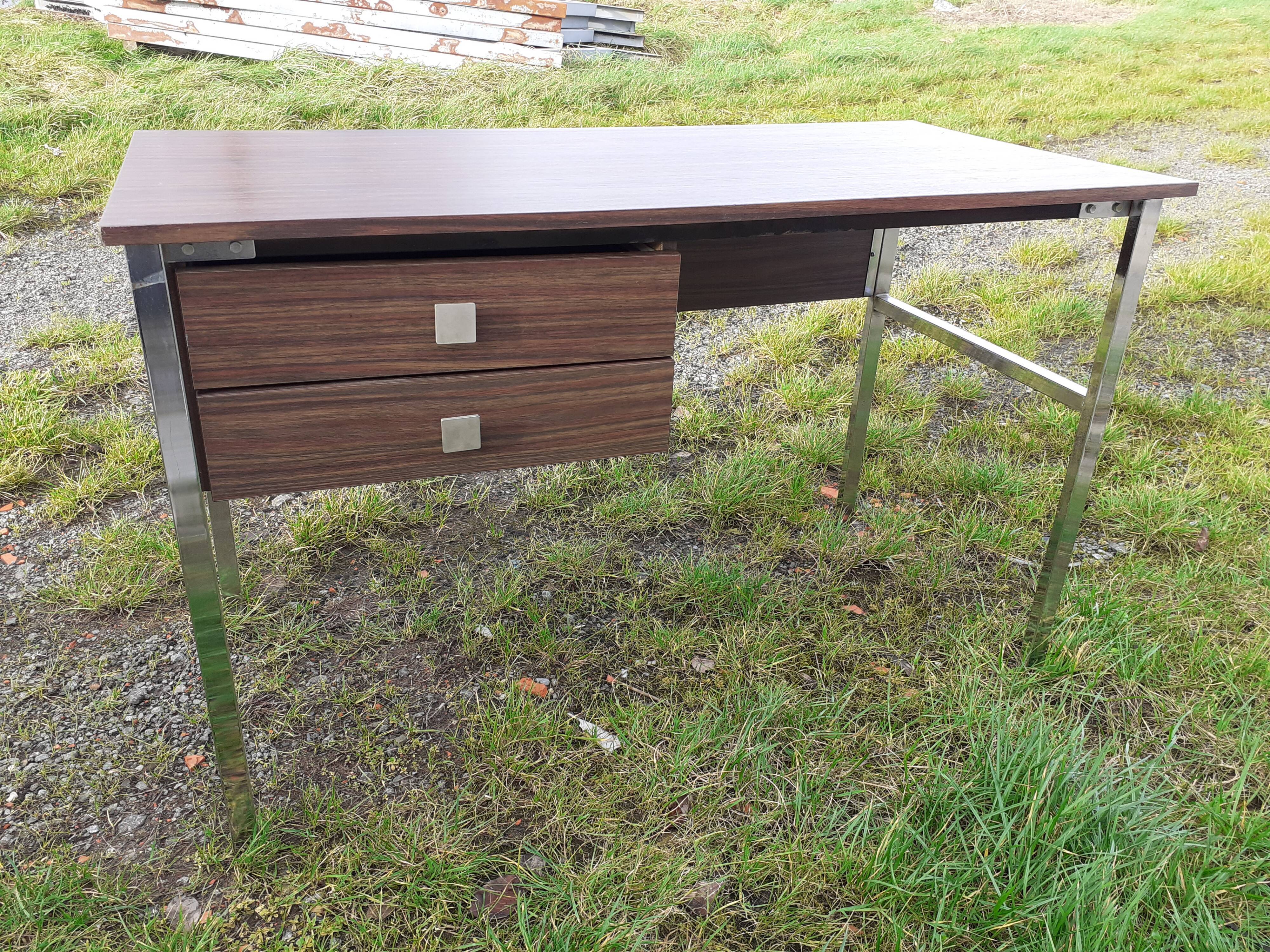 Desk model senior by Pierre Guariche for Meurop