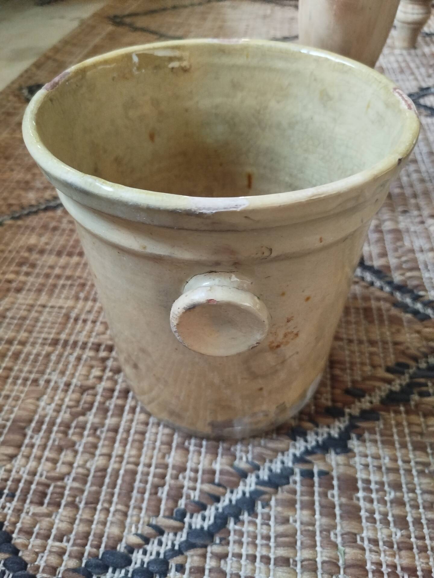 Pot to confit in earth