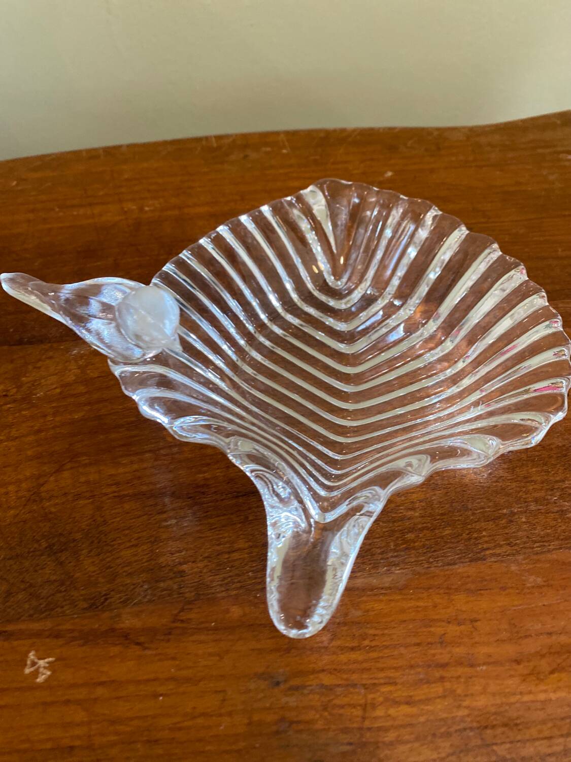 Glass bowl