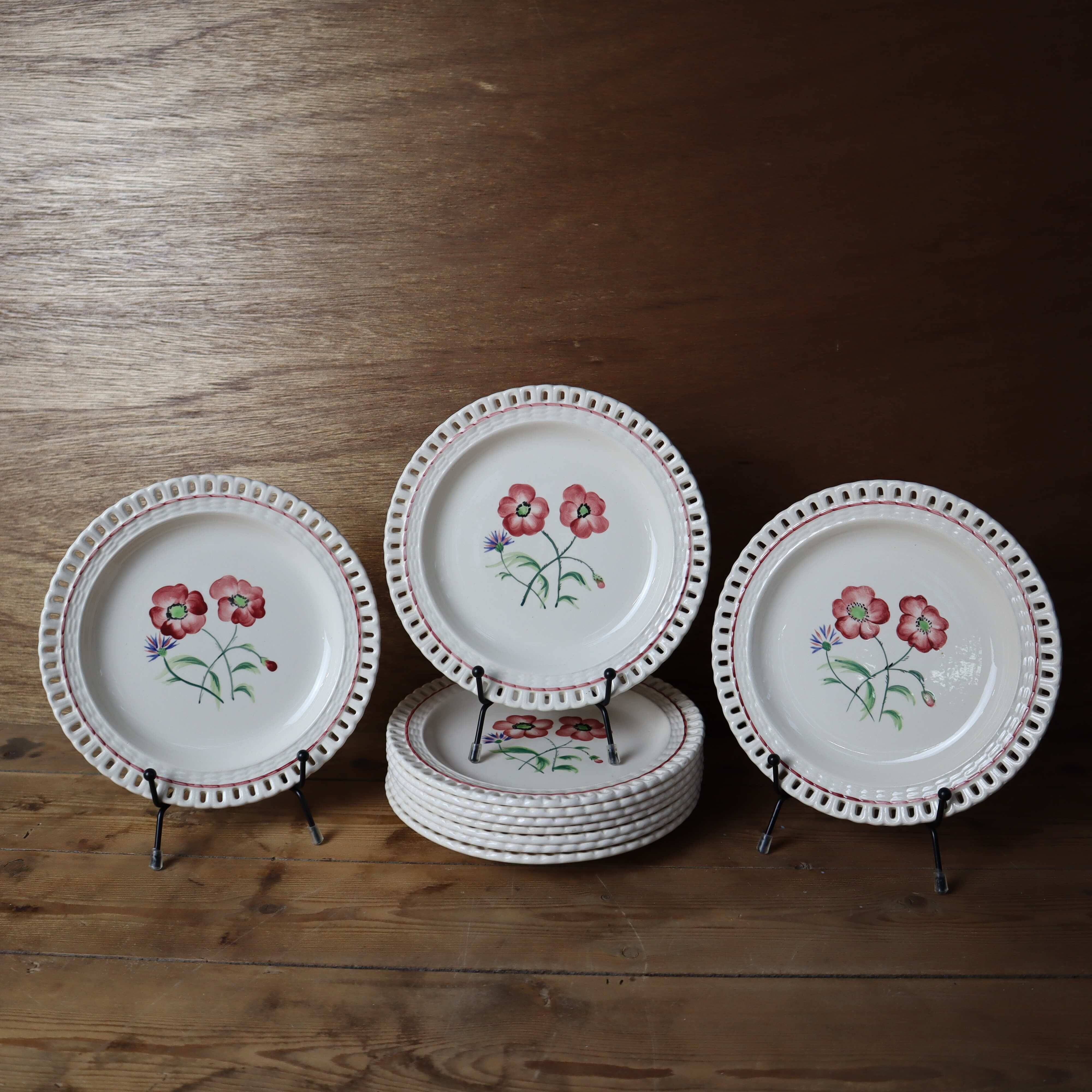 Set of 10 half-porcelain Lunéville dessert plates