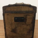 Bulging trunk at the tourist