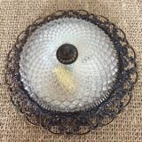 Plafonnier en verre moulé et métal