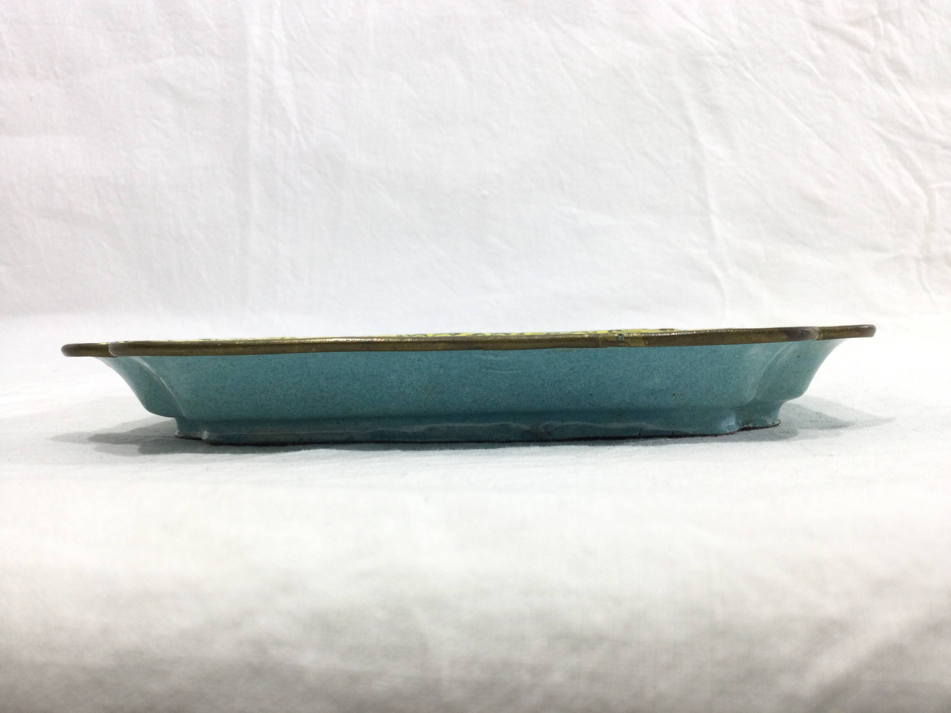 Plateau asiatique en cuivre émaillé