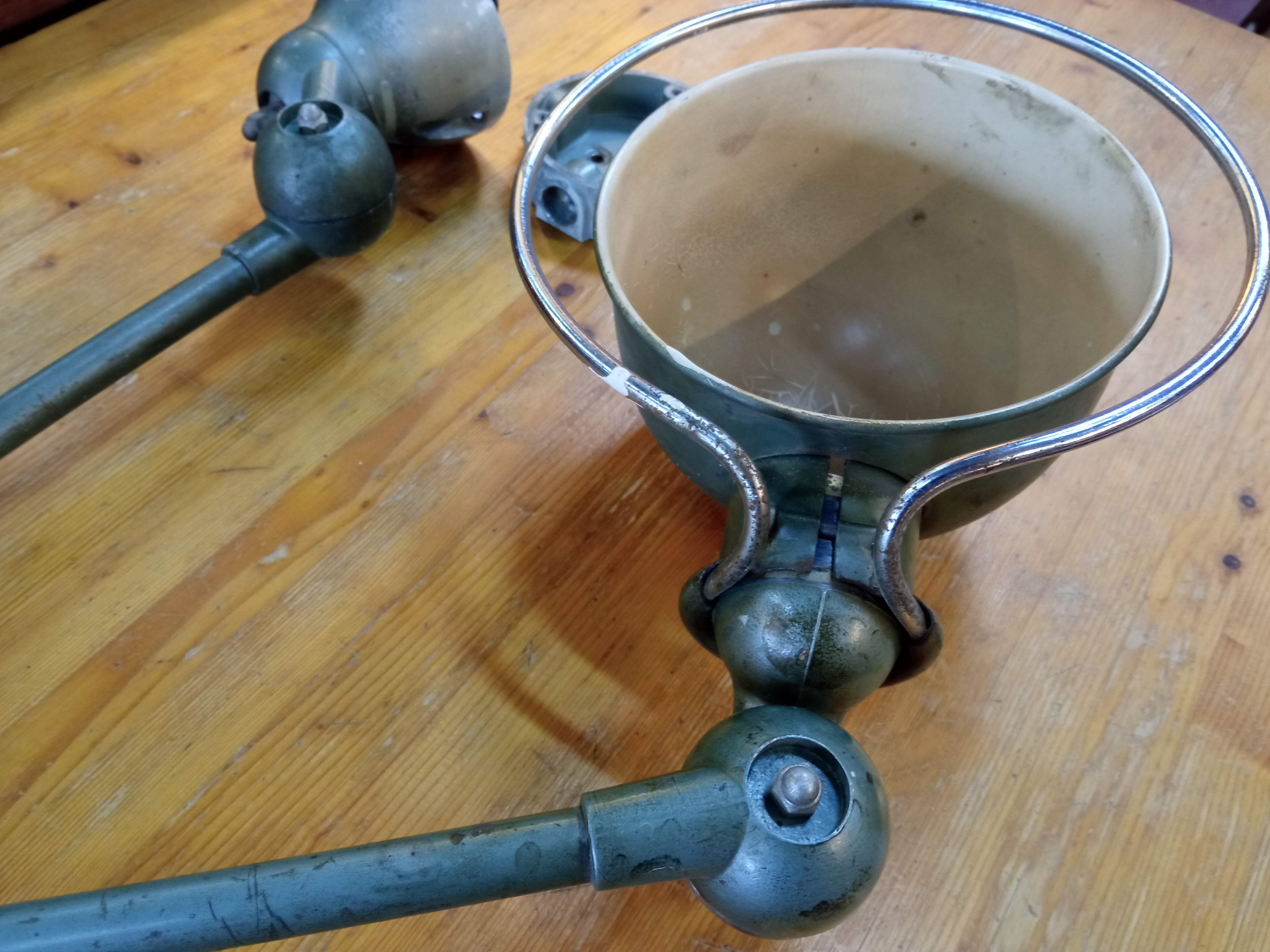 JLD articulated industrial lamp