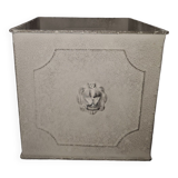 Square planter with patinated iron lion heads