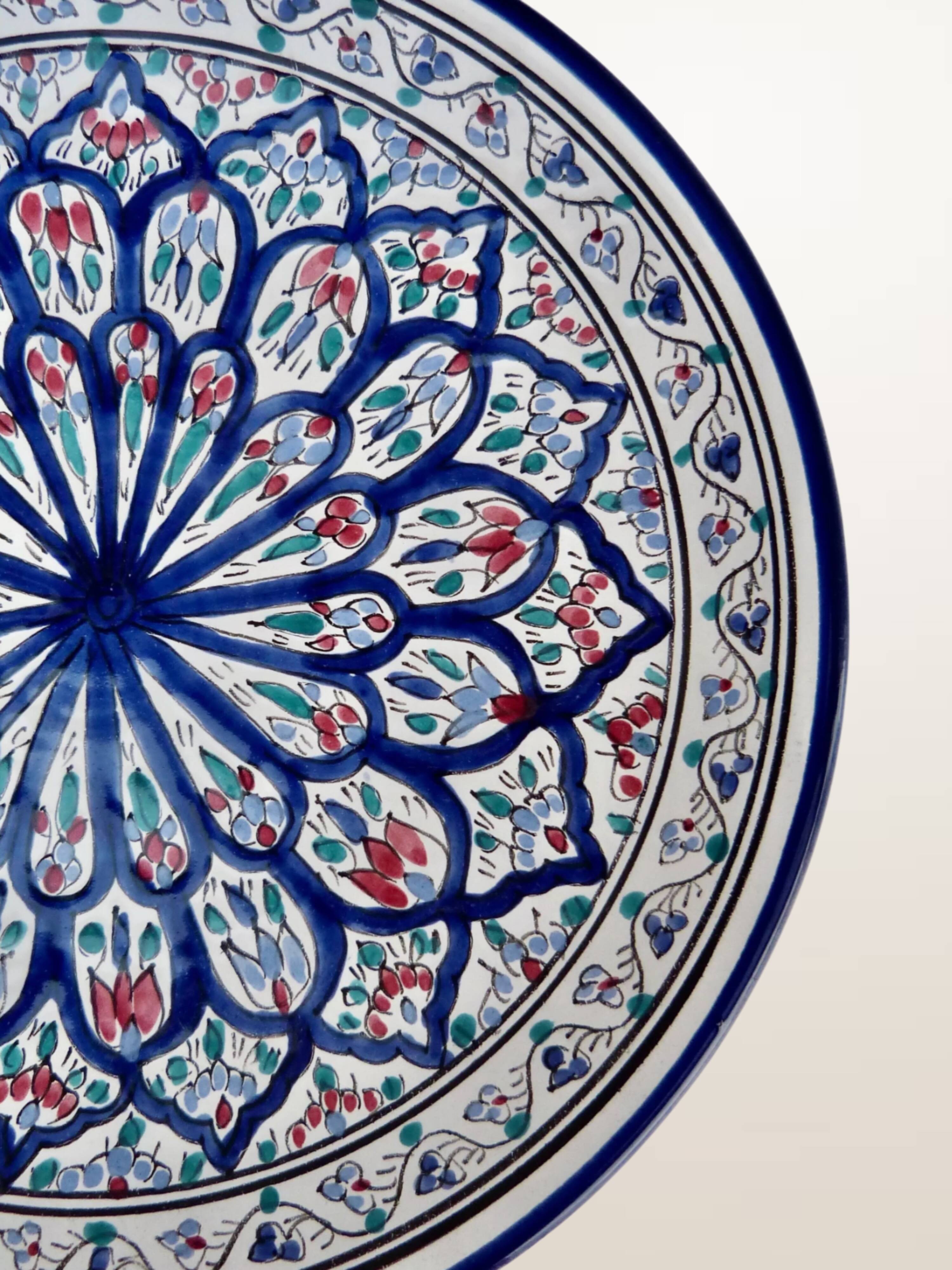 Set of three painted Spanish ceramic dishes - ⌀ 23, 26 and 32 cm