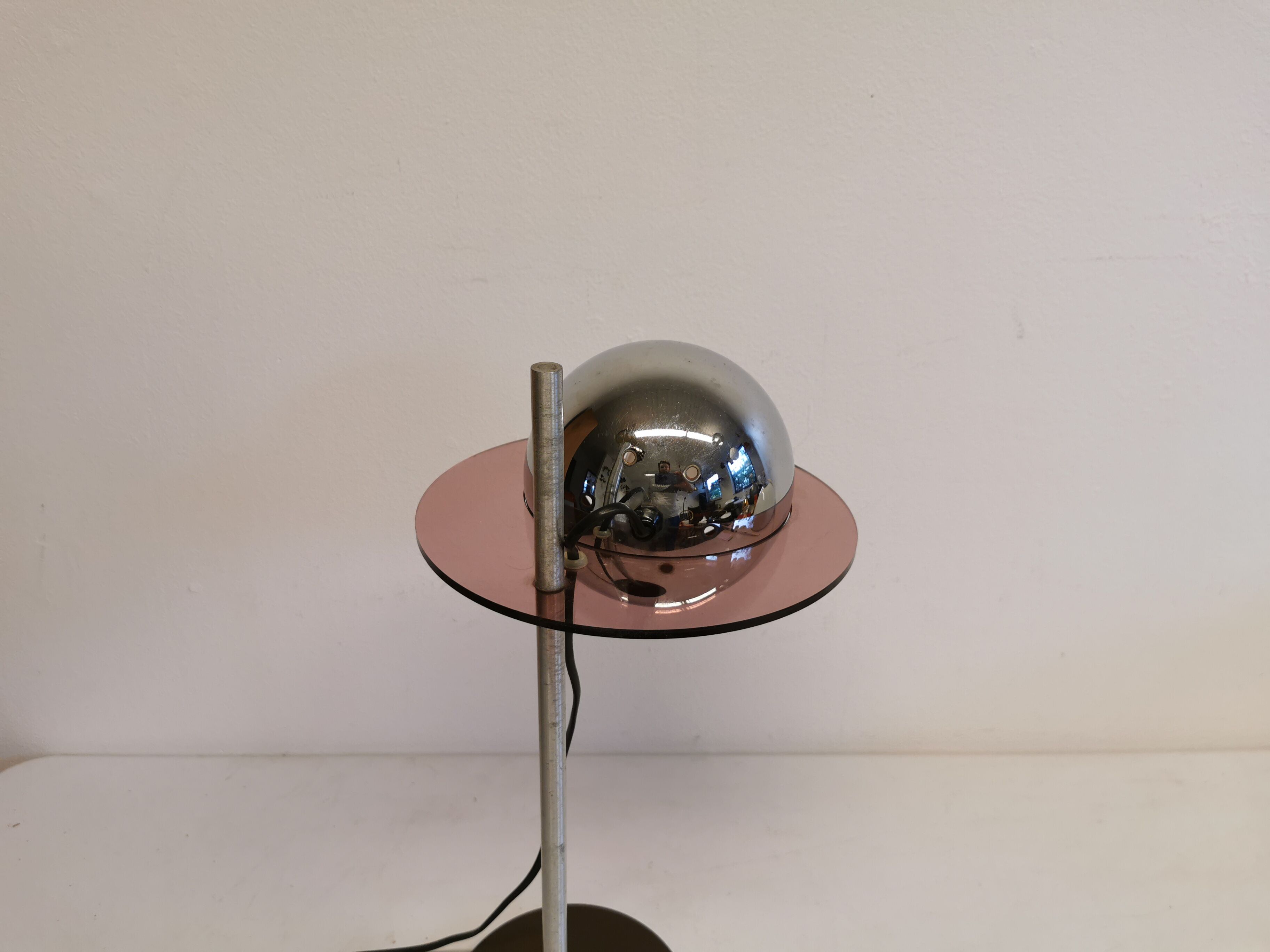 Lampe de table Space Age, en aluminium, métal et plexi plastique