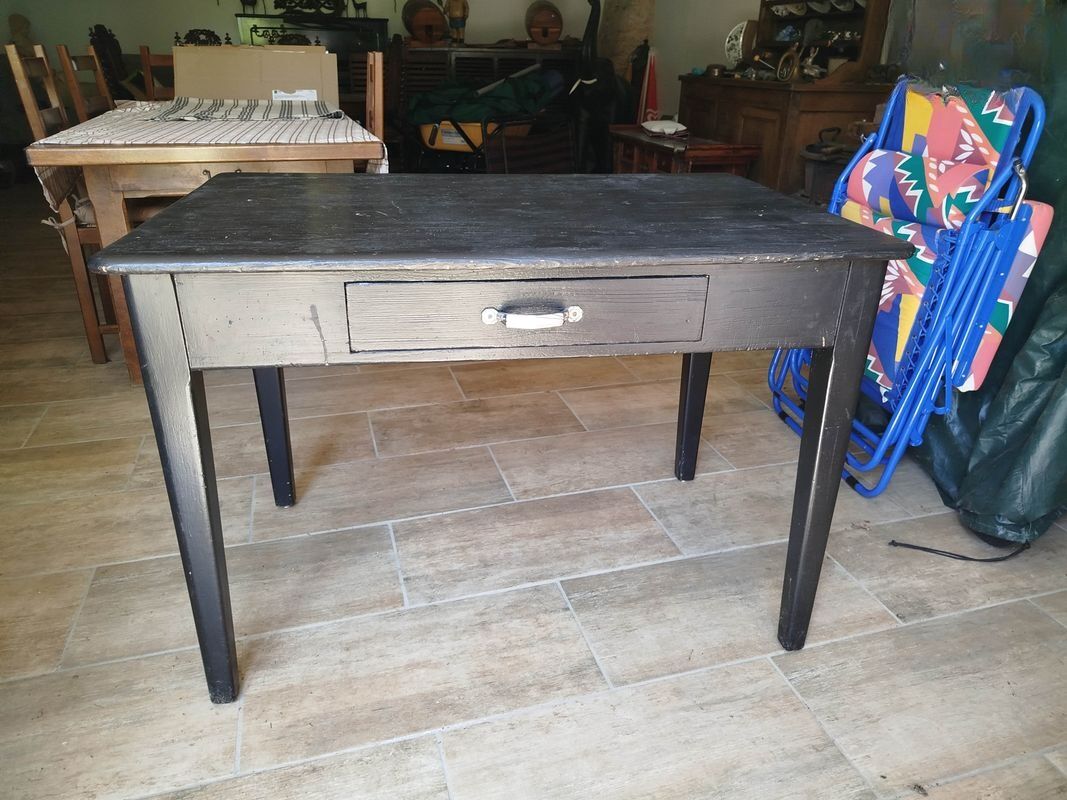 Table de cuisine ancienne