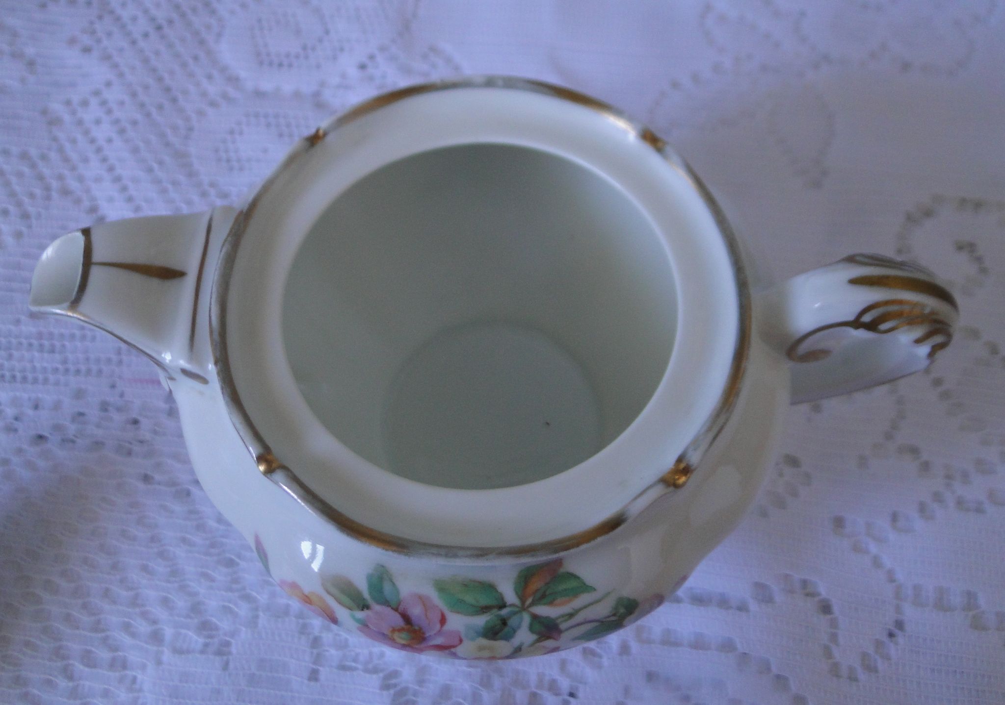 Theière or Porcelain coffee maker Former Royal factory Limoges model Eglantine