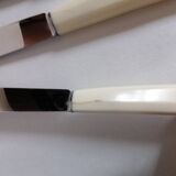 Set of 12 Bakelite table and dessert knives
