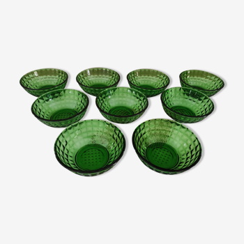 Lot de 9 coupelles en verre vert bouteille facetté