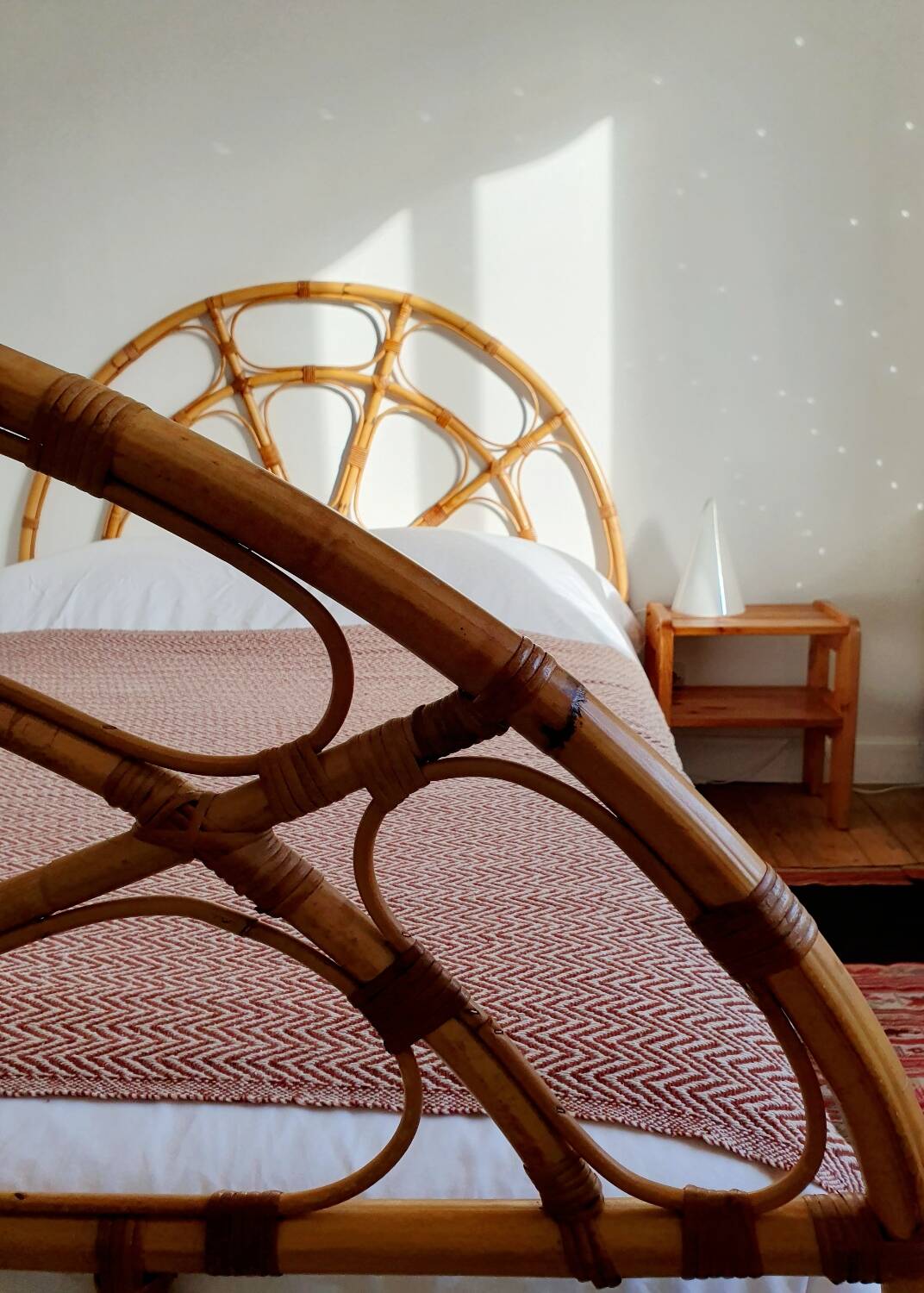 Vintage rattan bed for 2 people 140/190