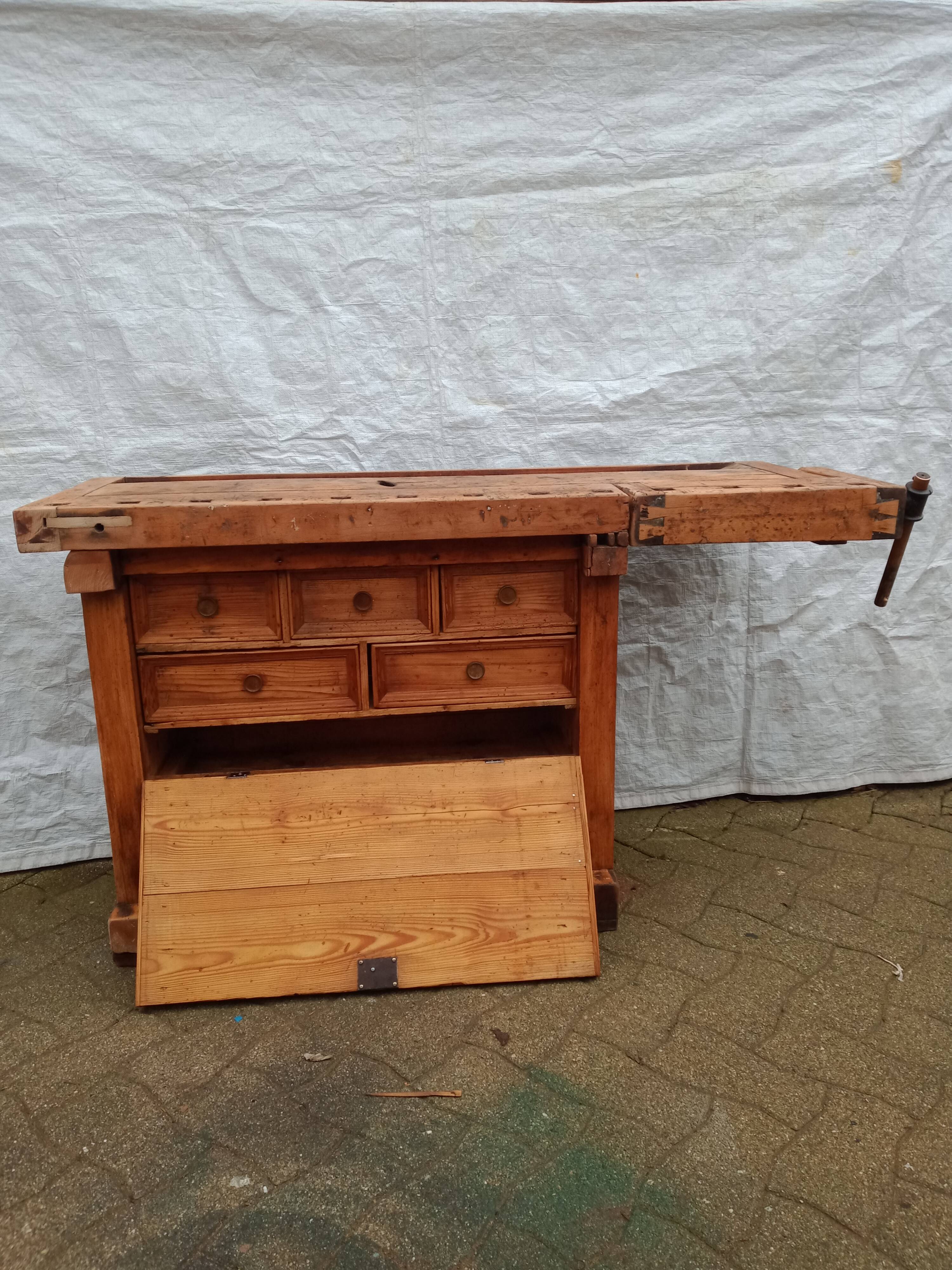 Carpenter workbench