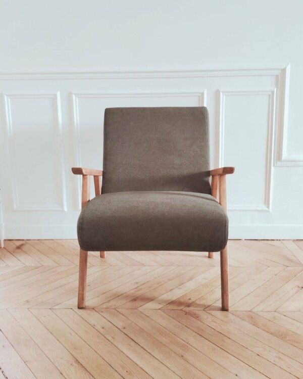 Fauteuil de salon rénové, style scandinave en bois et tissus vert