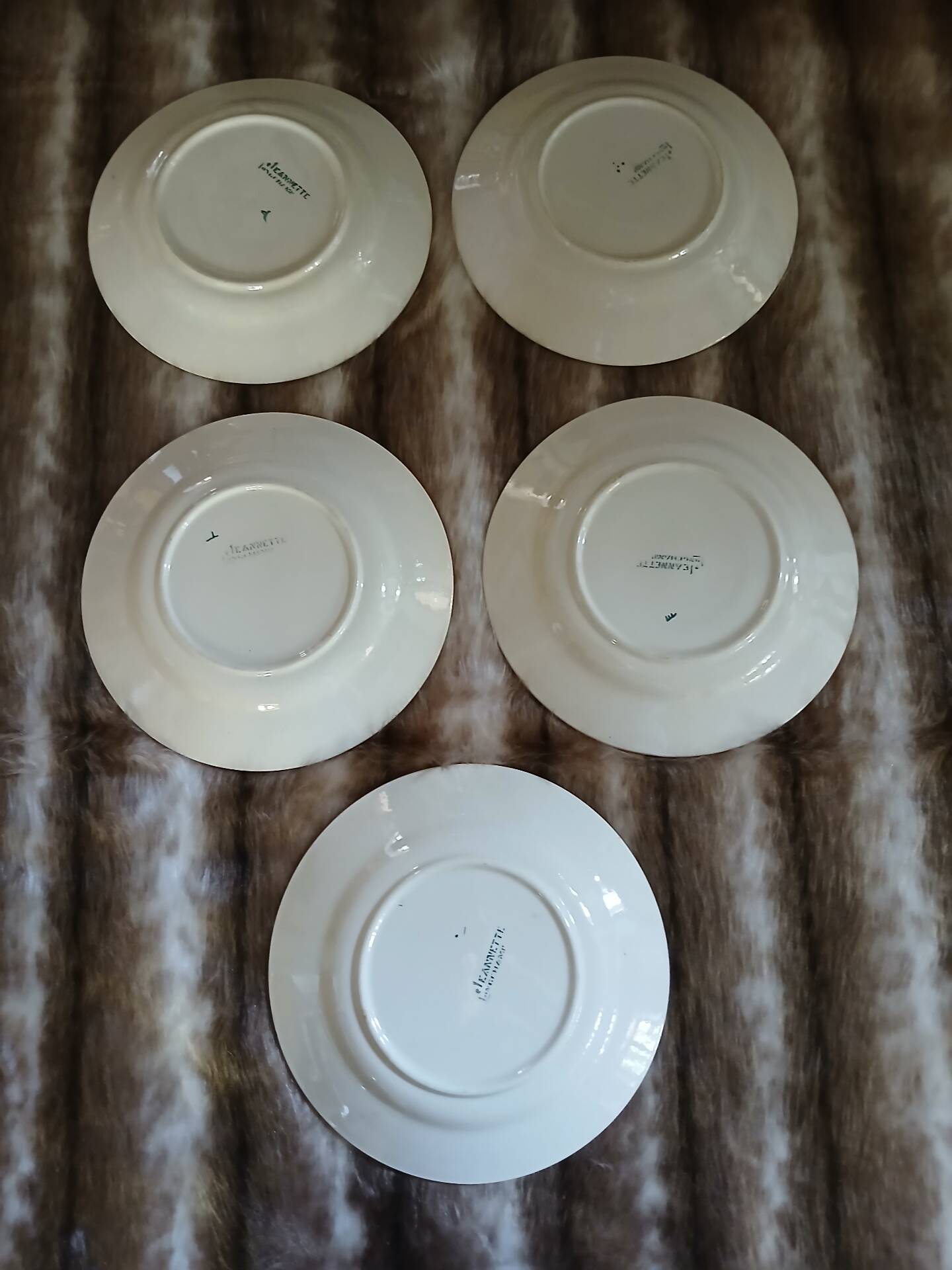 5 antique Longchamp dinner plates
