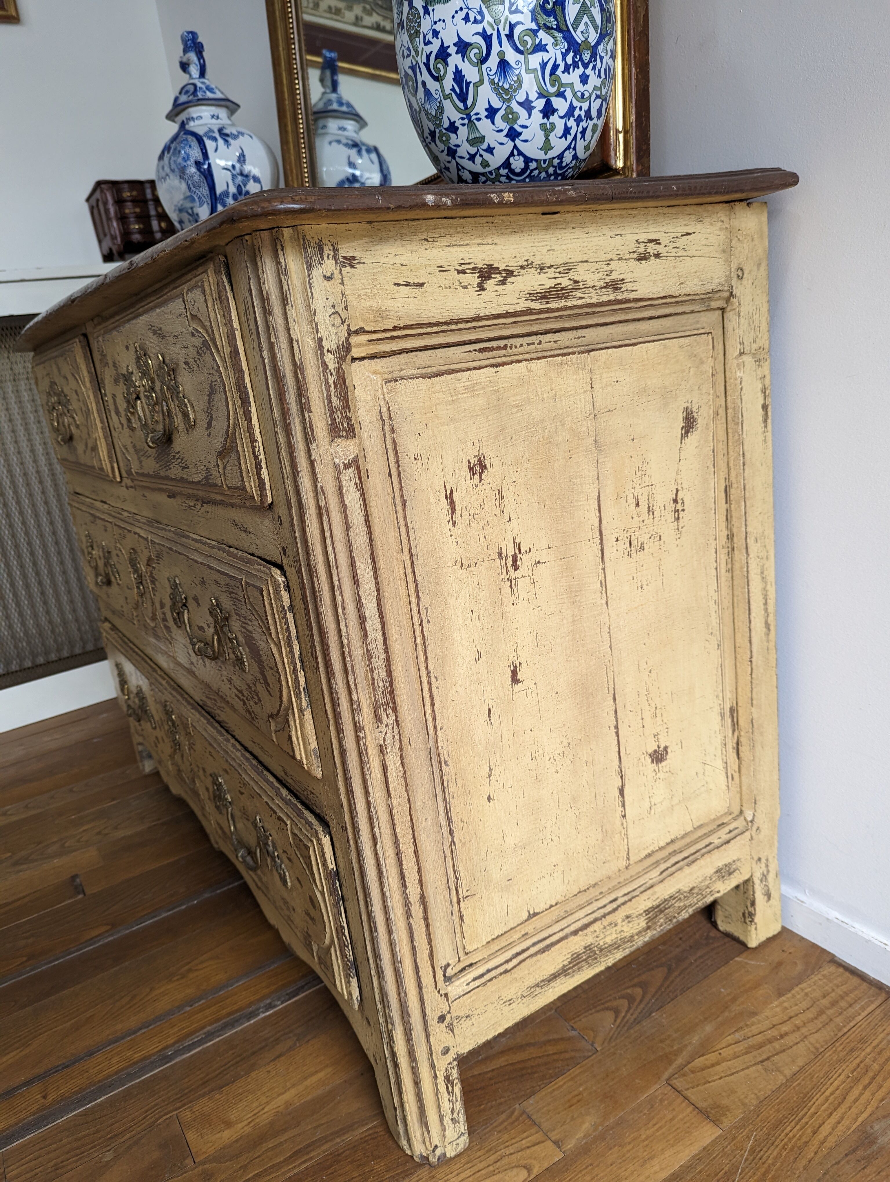 Patinated chest of drawers XVIII era