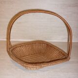 Flat diamond-shaped rattan basket with handle