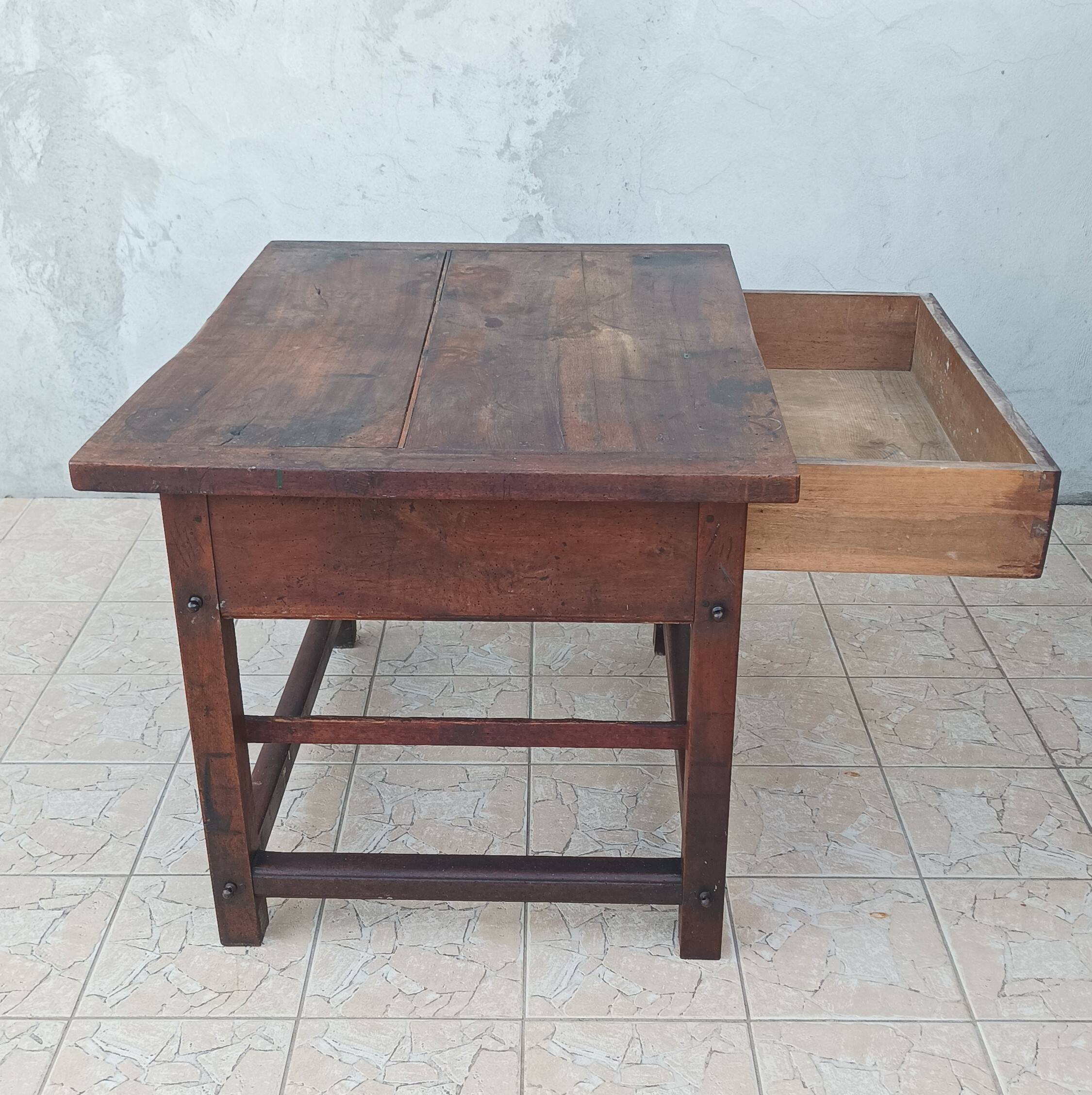 Old central island established trade furniture