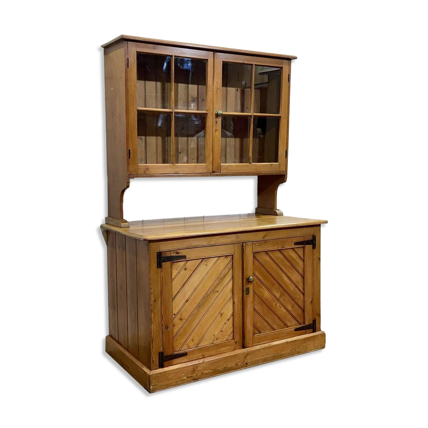 Buffet 2 corps anglais en sapin et noyer des années 1930