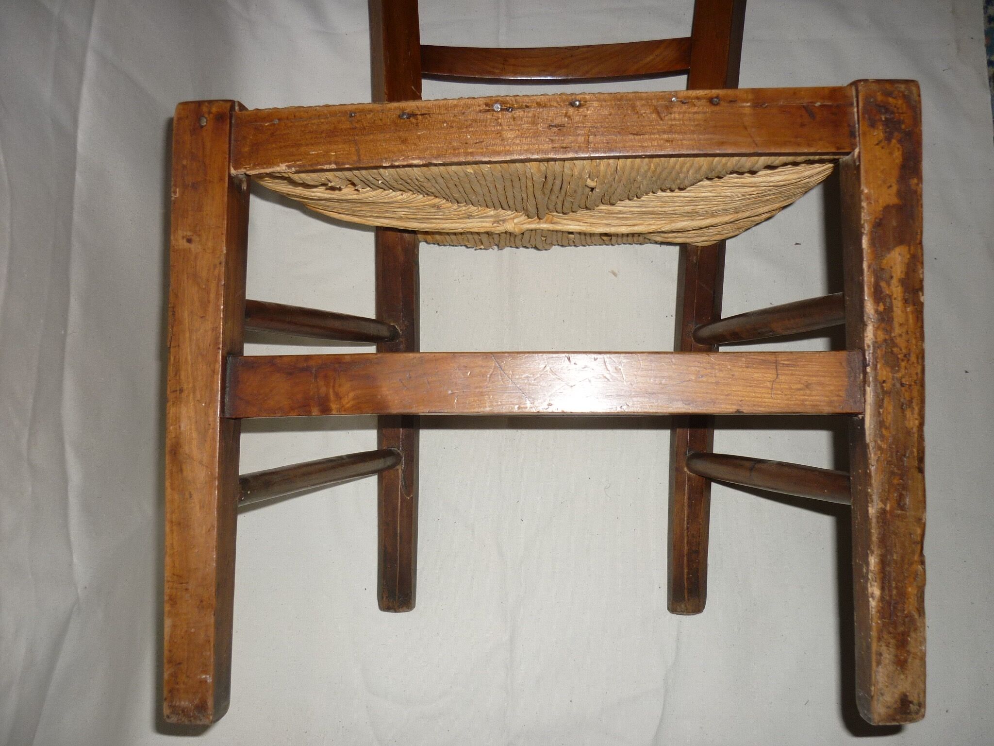 Mulched low chair with high back