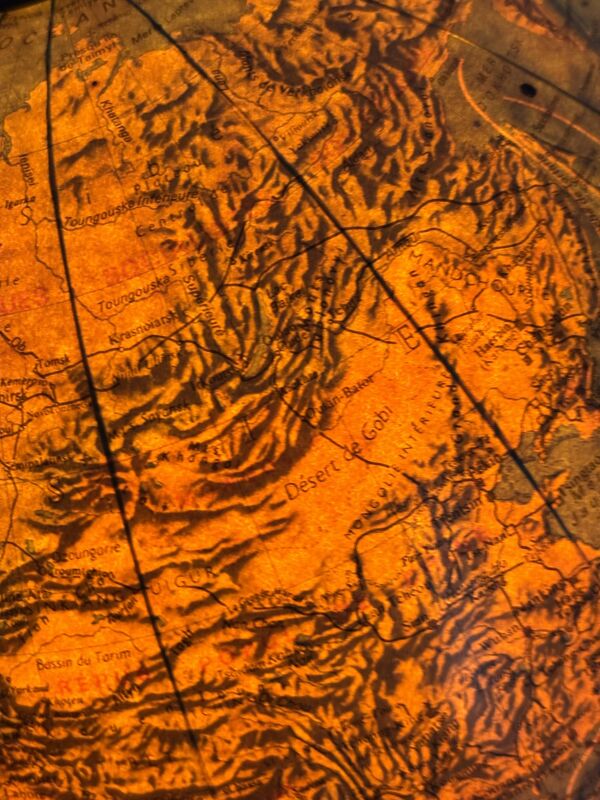 Globe terrestre vintage 1979 mappemonde bois Taride Paris France - 35 cm