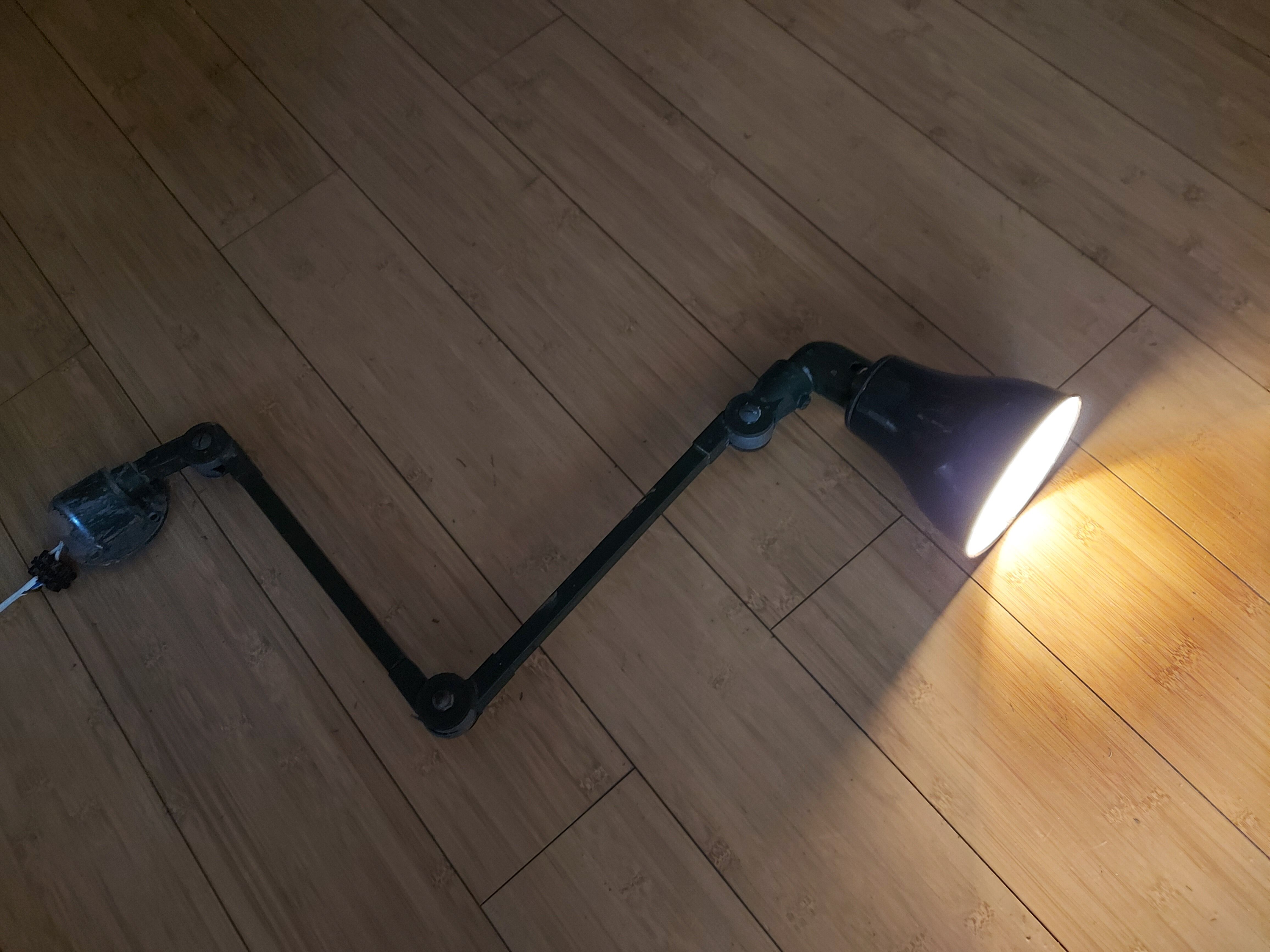 Lampe articulée industrielle des années 40'S Invisaflex