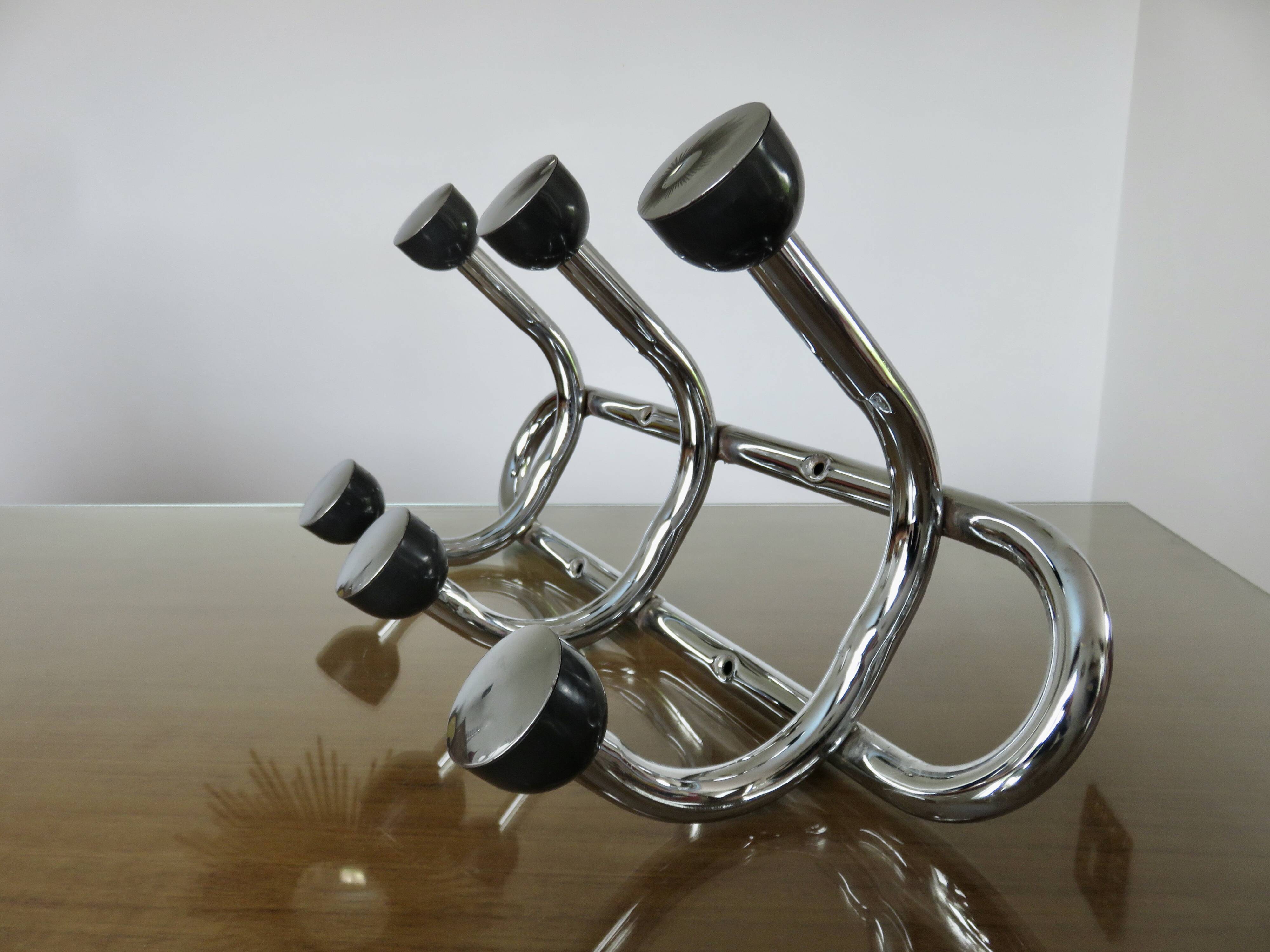 Streamlined coat rack, rockabilly, in chrome metal and bakelite 1970