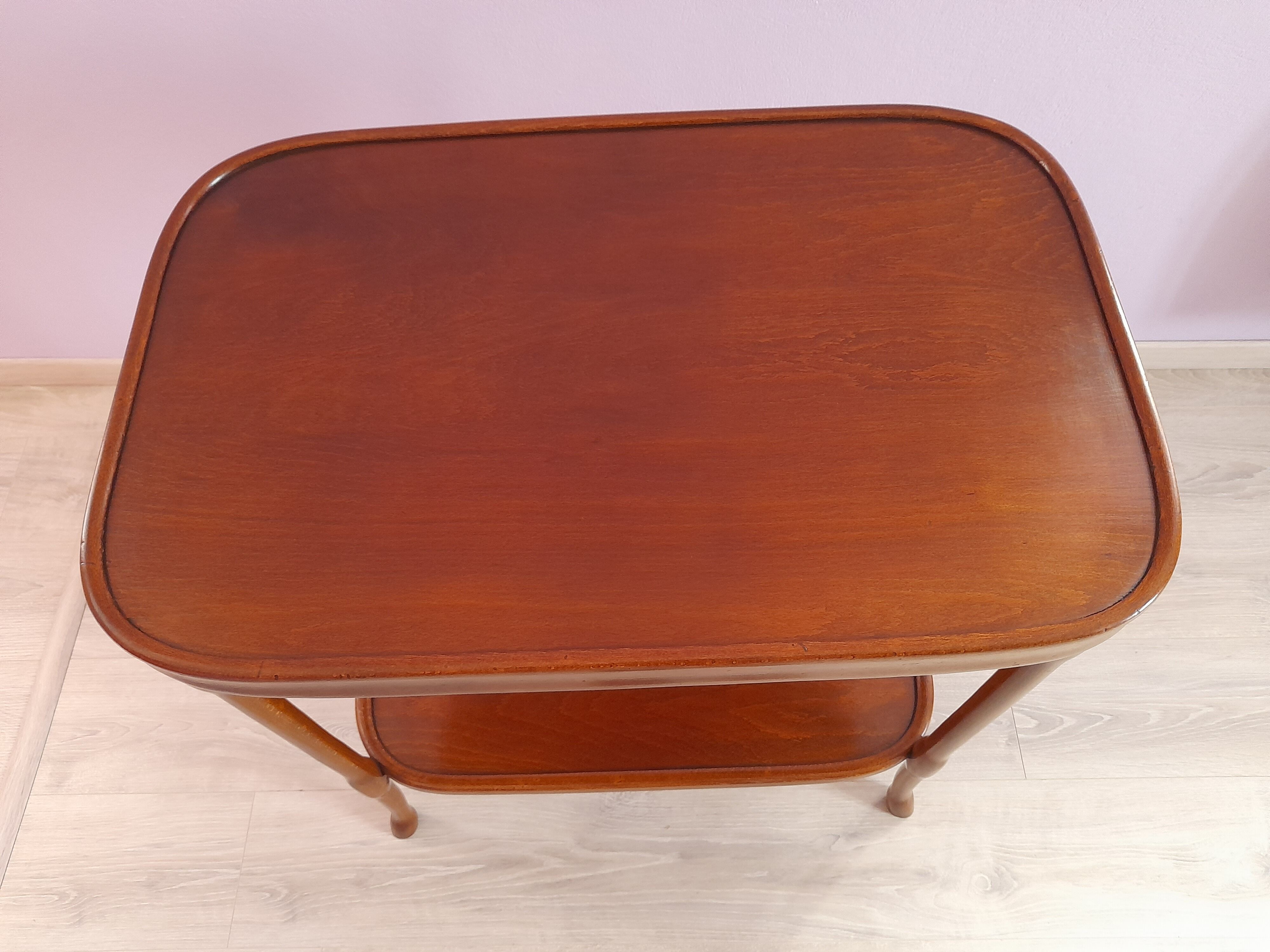 Table d'appoint début XXème siècle signée J. Kohn Austria