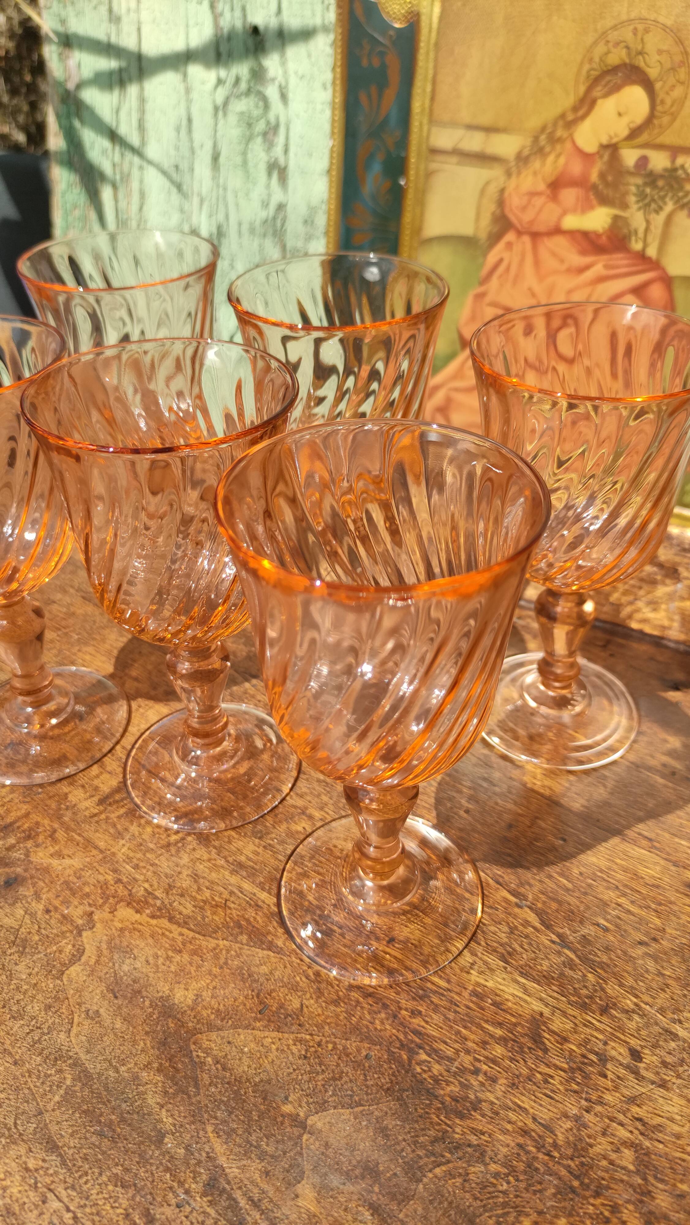 Six verres à pied rosaline d'arcoroc luminarc