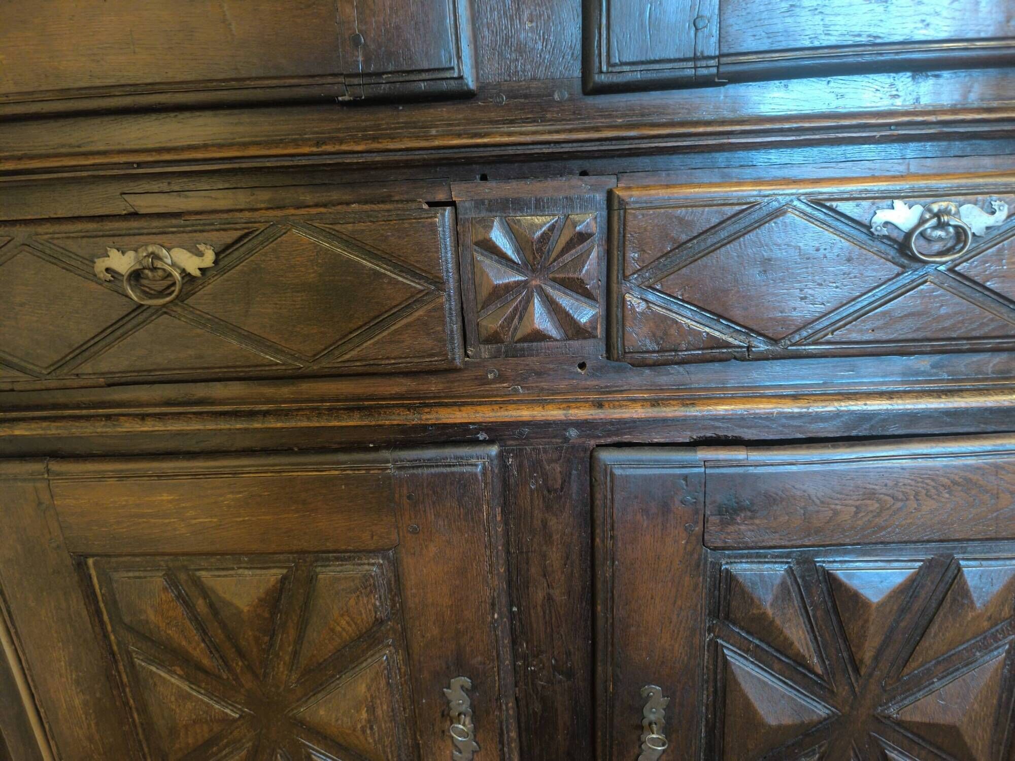 Louis xiii armoire - 17th century decoration with diamond point motif