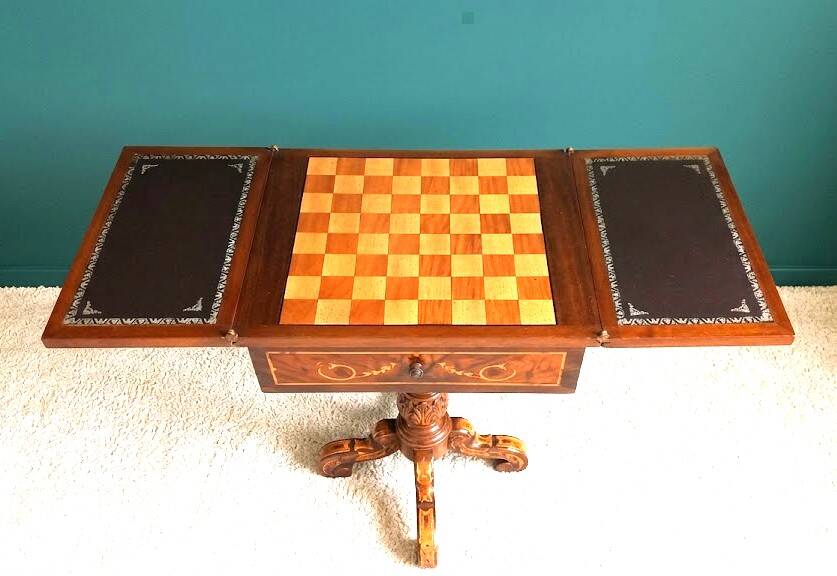Gueridon / game table