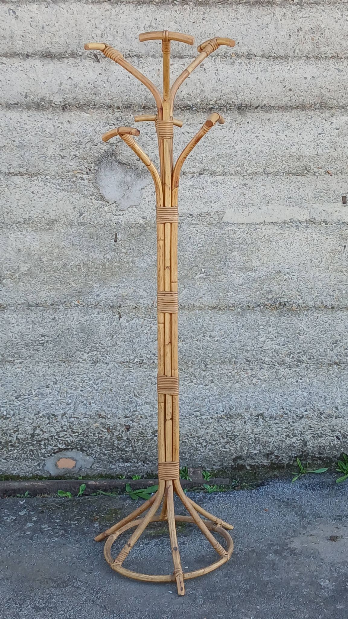 Coat rack parrot in rattan and bamboo