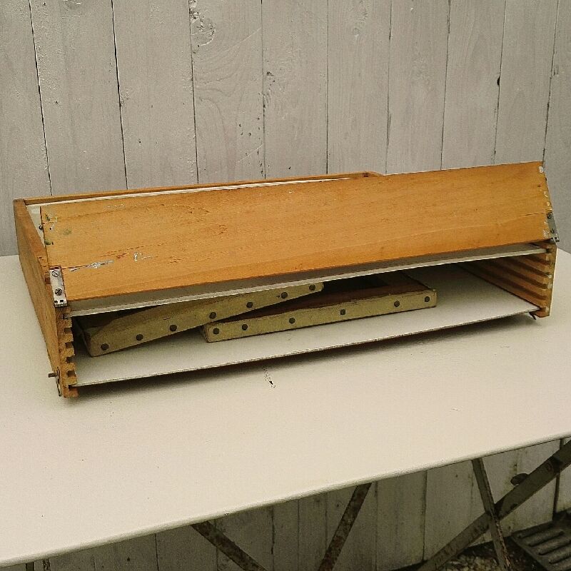 Transport suitcase painter's canvases