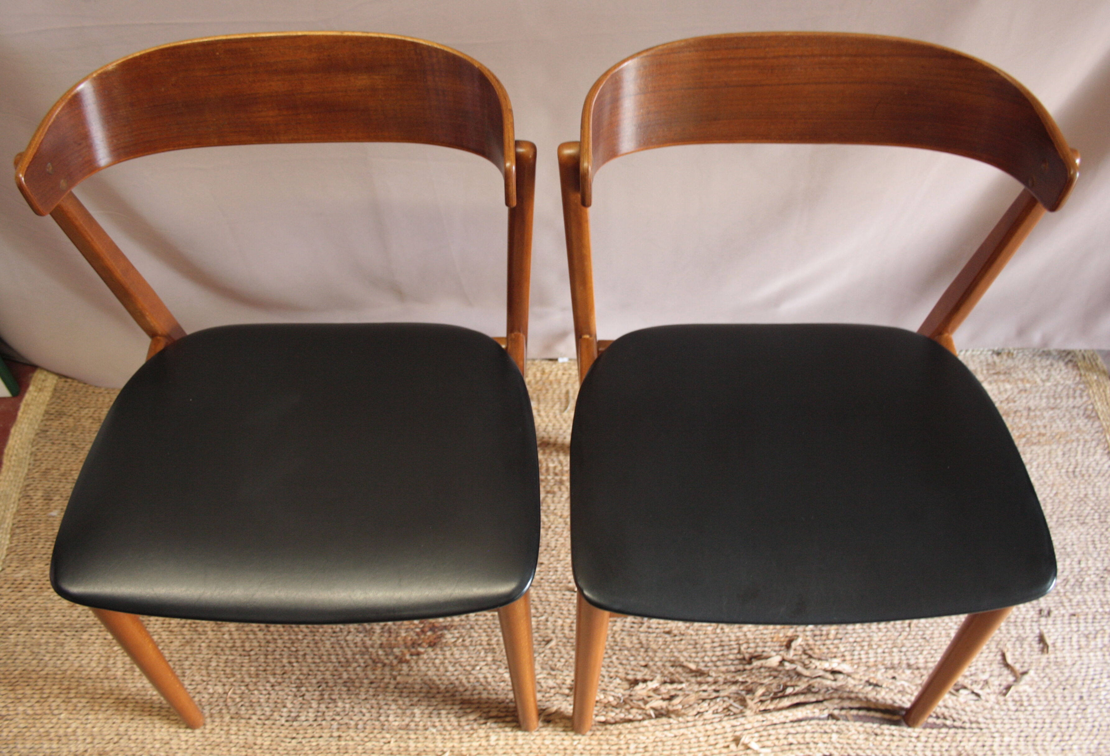 Lot de deux chaises scandinave farstrup model 206