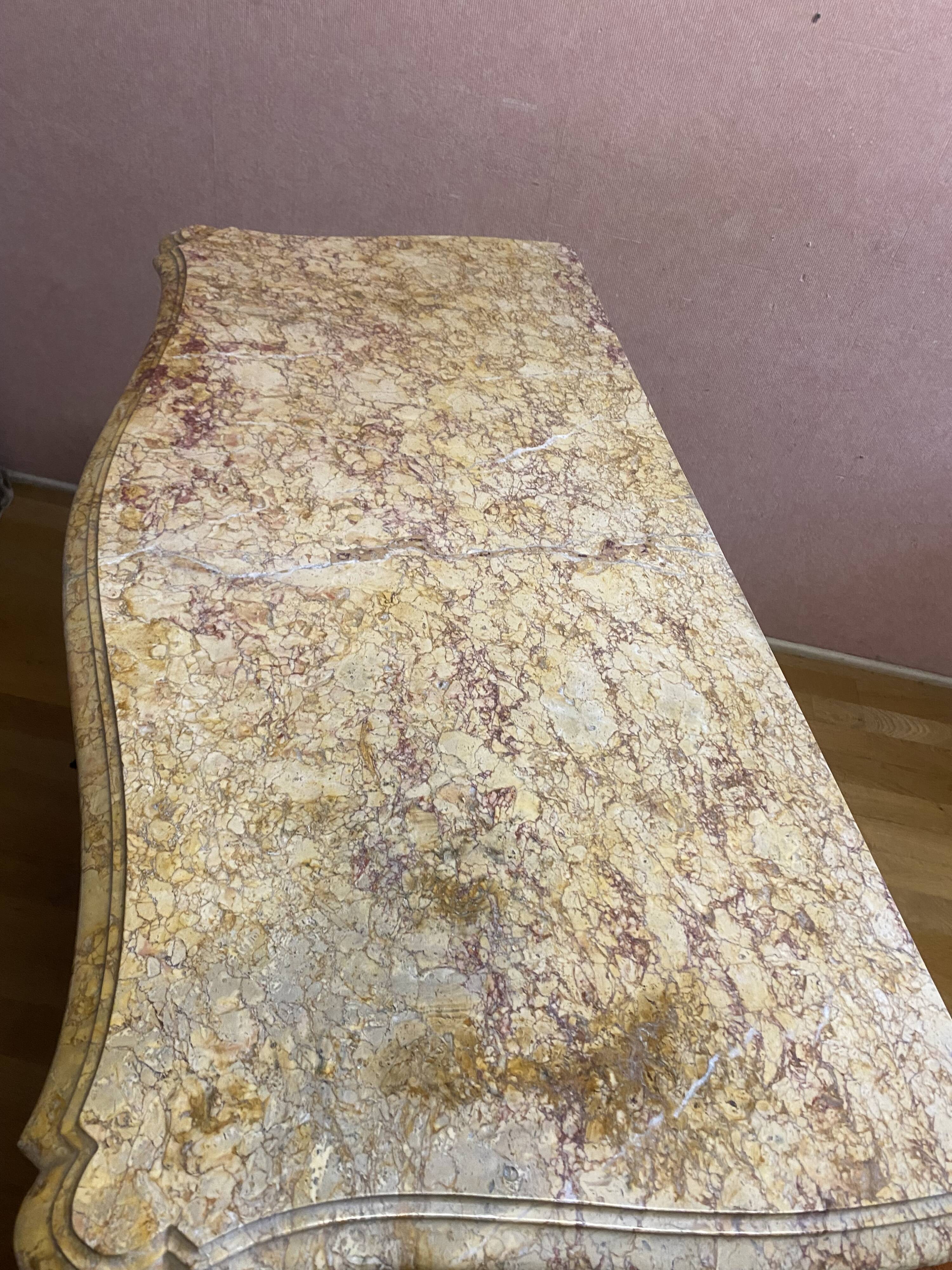 Louis XV style commode, in rosewood marquetry.