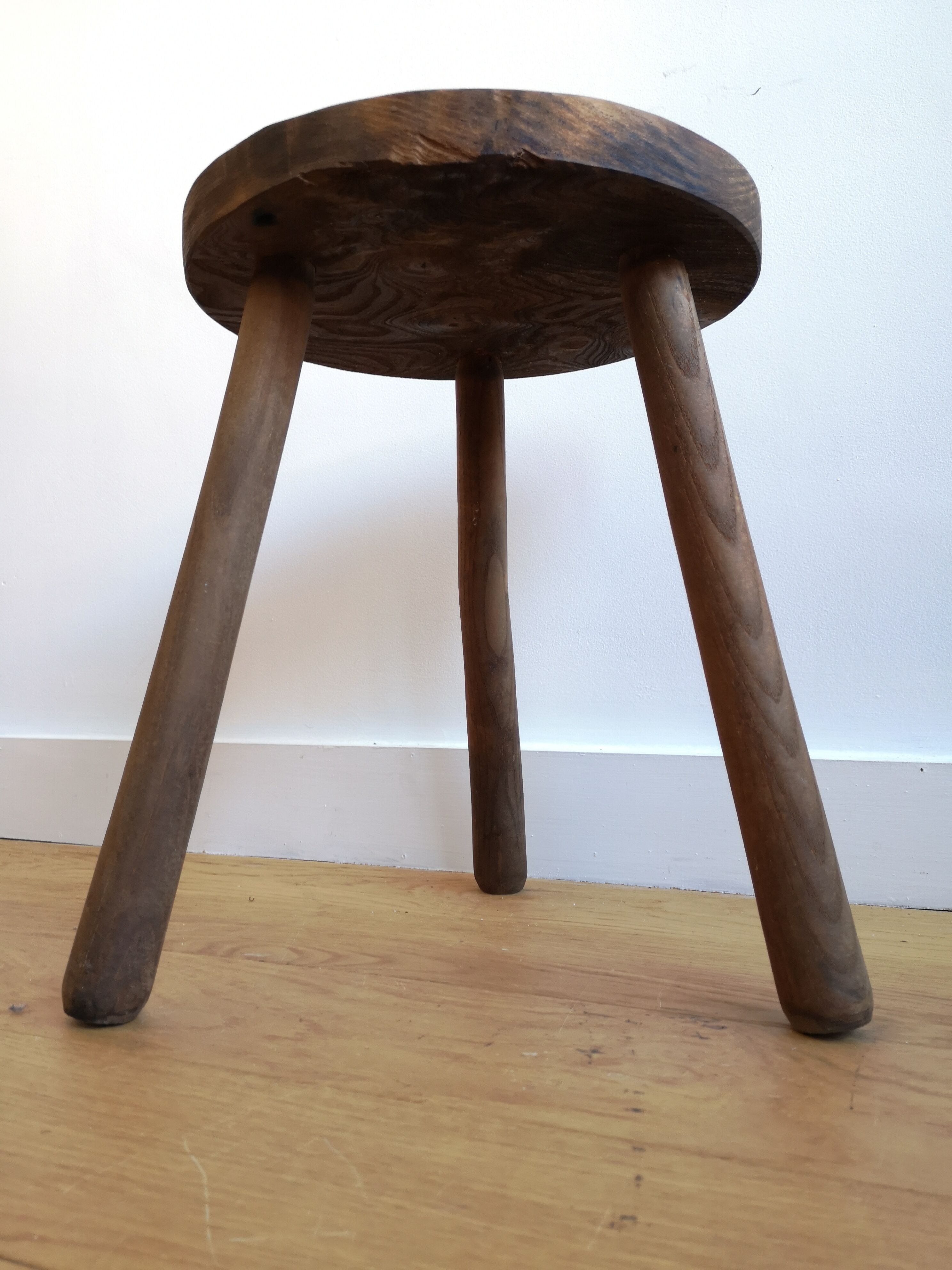 Dark wood tripod stab