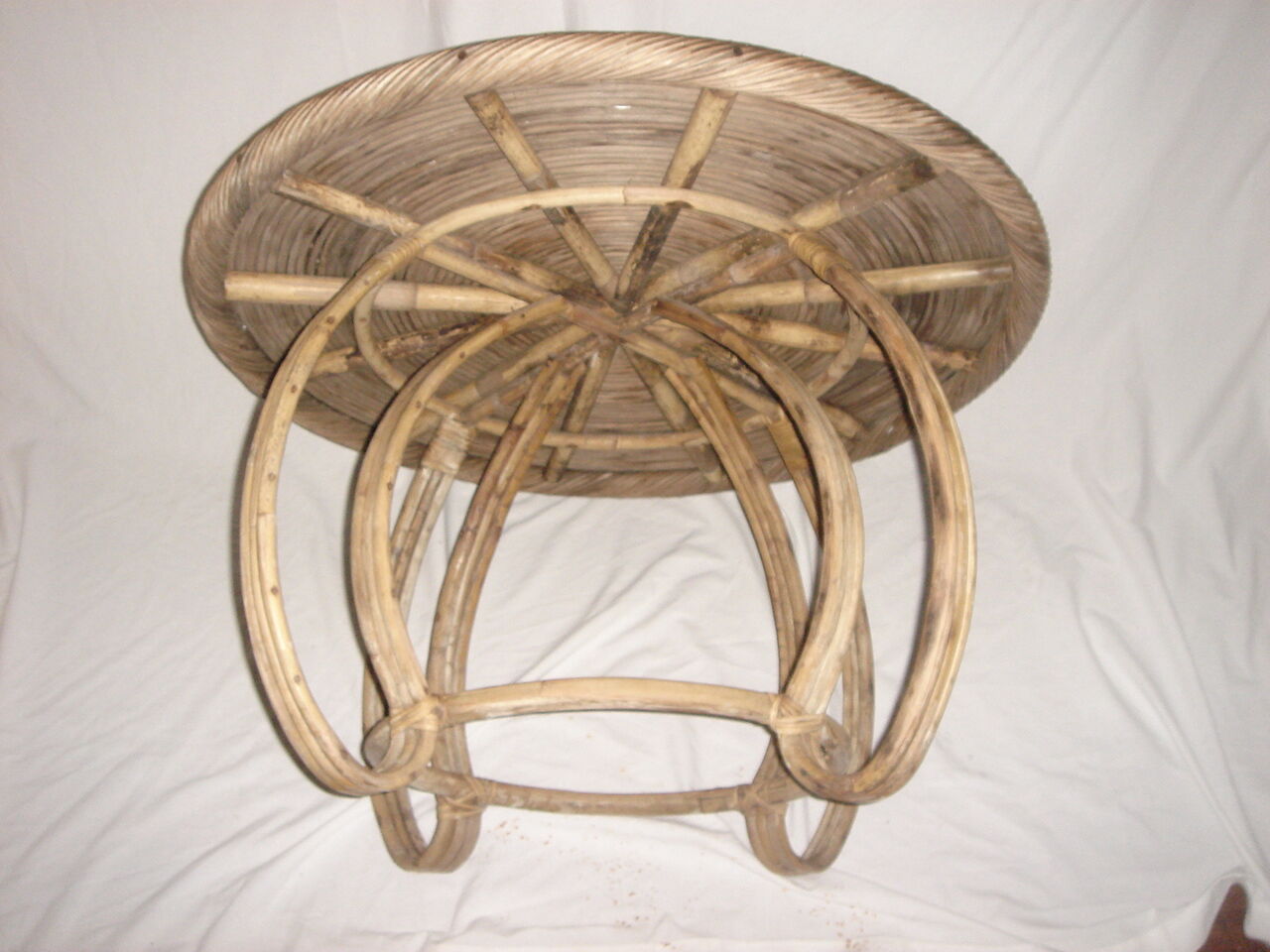 table rattan & 2 stools Indochina 1950