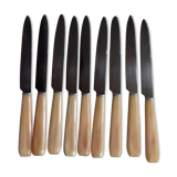 9 Knives