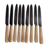 9 Knives