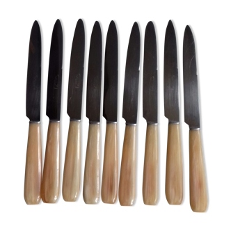 9 Knives