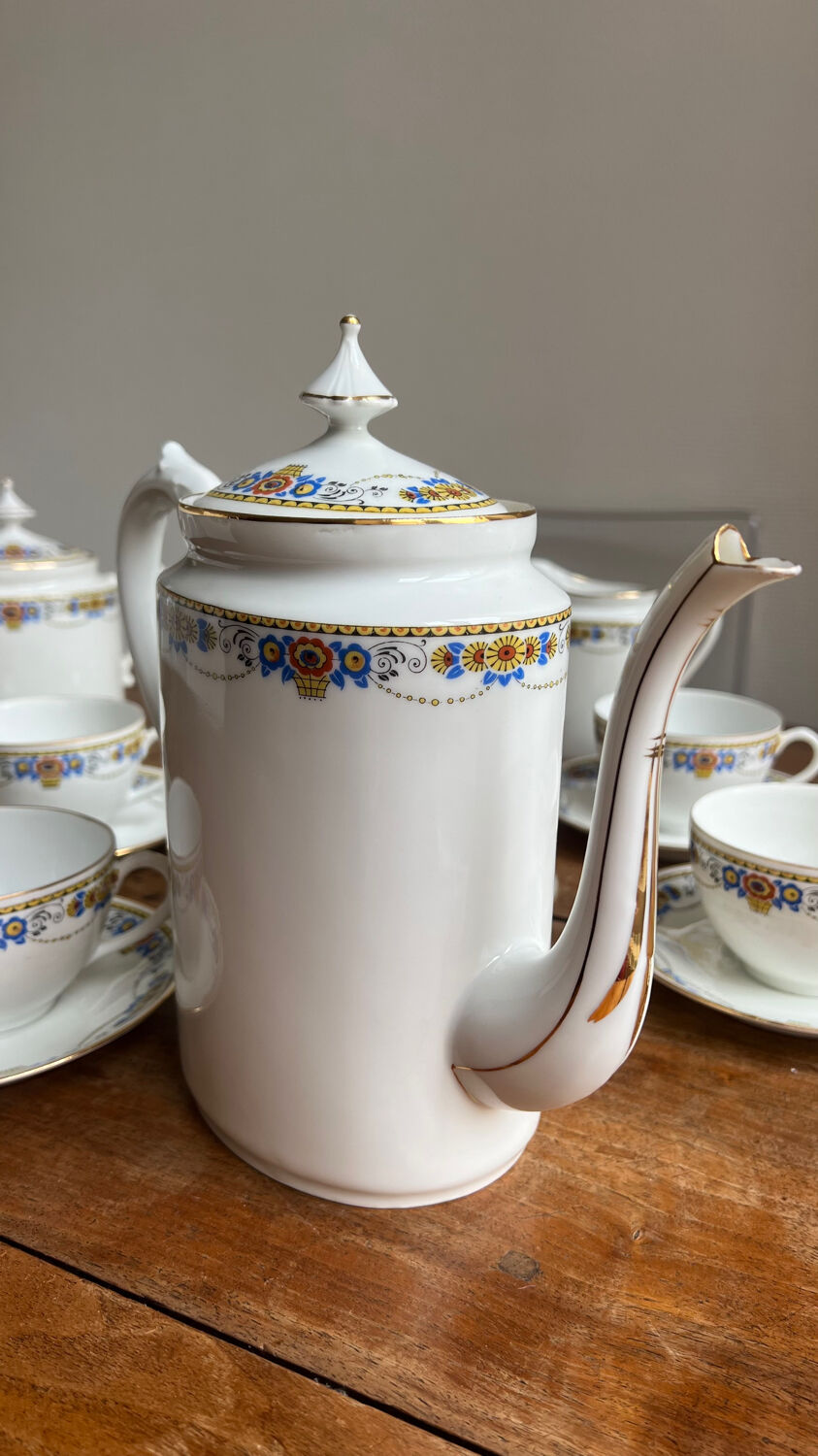 Ancien service à café en porcelaine de Limoges – années 1920