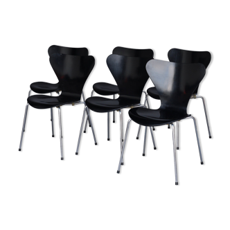 Arne Jacobsen Series 7 Chairs by Fritz Hansen. 1960s